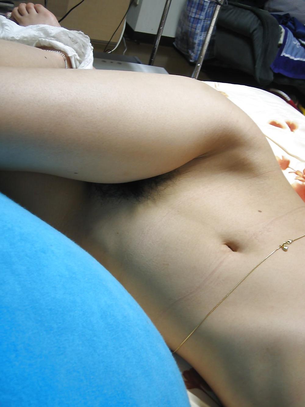 24P Korean milf nude at home