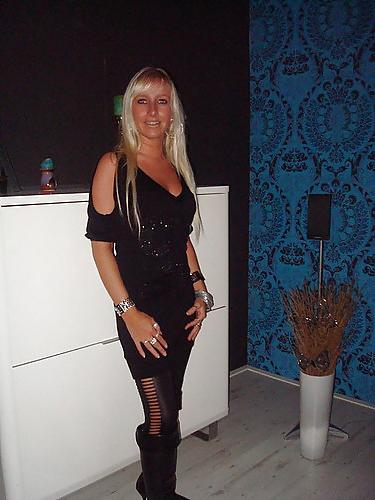 15P Young dutch mother