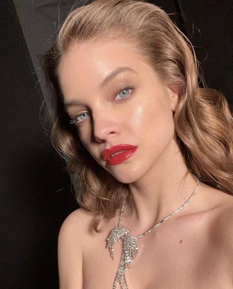 25P Celebs Who Want To Fuck a Hard 2