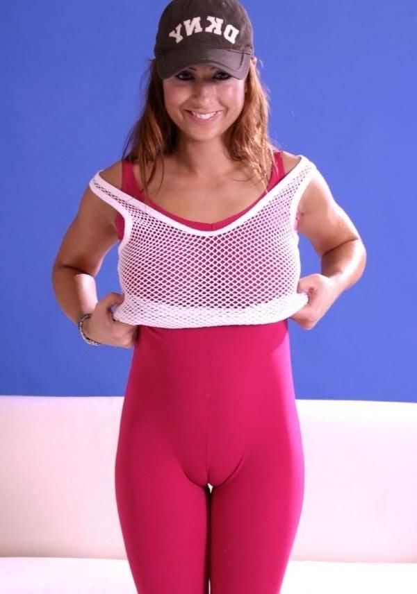 10P Cameltoe 2
