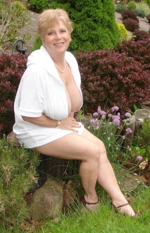 25P Older ladies I'd love to fuck