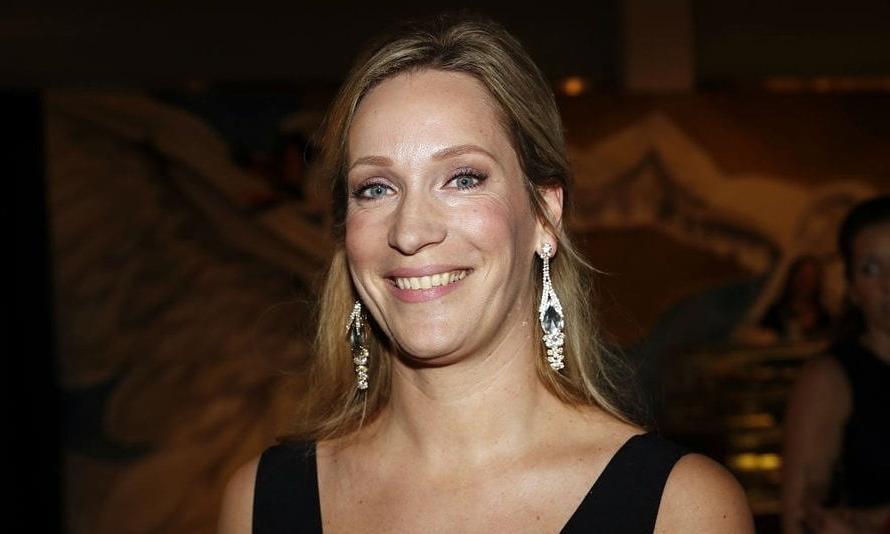 25P Dutch Presenter &amp; Hockey Player - Helene Hendriks 2