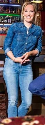 25P Dutch Presenter &amp; Hockey Player - Helene Hendriks 2
