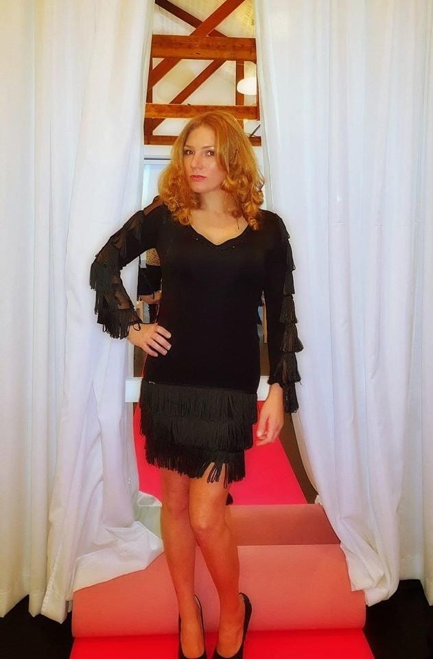 24P Hot Dutch redhead mom Diana posing sexy