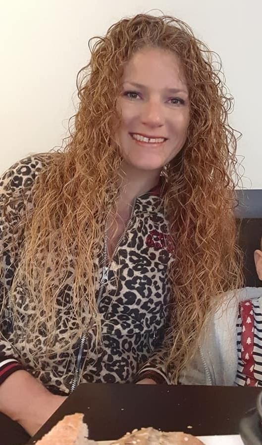 24P Hot Dutch redhead mom Diana posing sexy