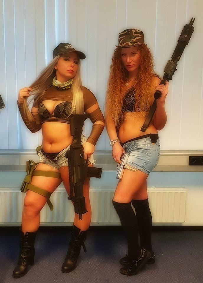 24P Hot Dutch redhead mom Diana posing sexy