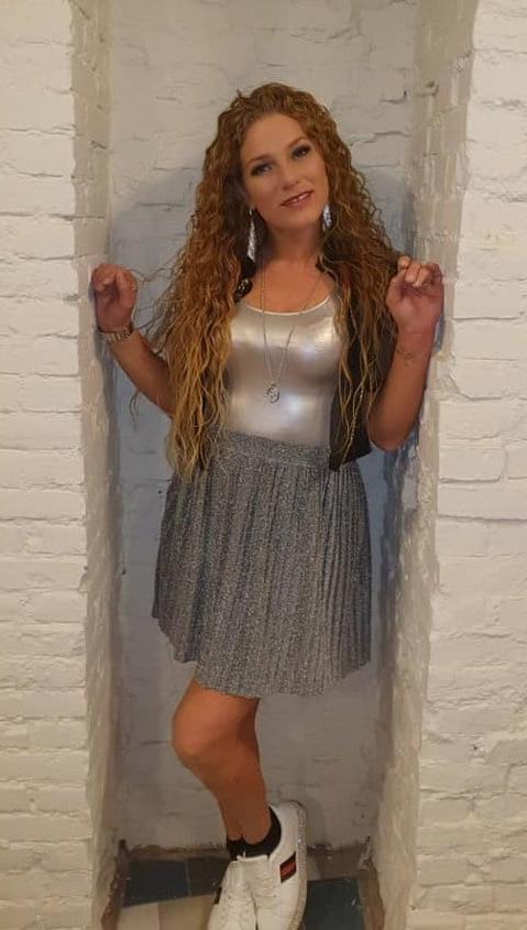 24P Hot Dutch redhead mom Diana posing sexy