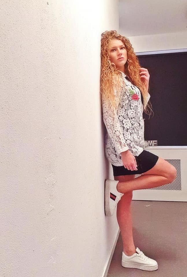 24P Hot Dutch redhead mom Diana posing sexy