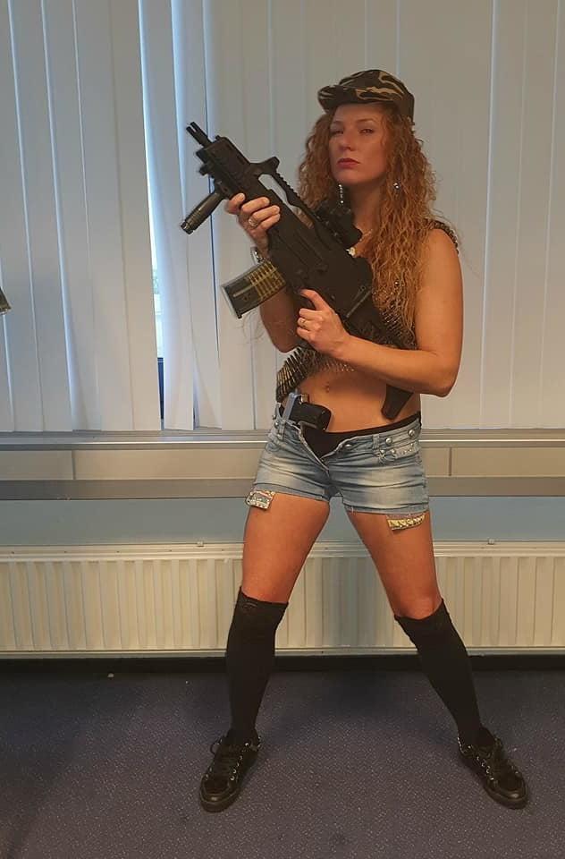 24P Hot Dutch redhead mom Diana posing sexy