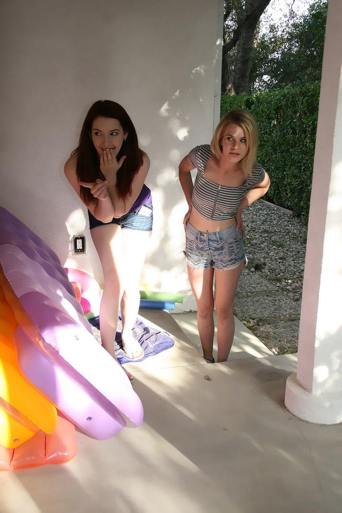 25P Morgan, Catie, Andember Stone's lesbian pussies enjoy fuck
