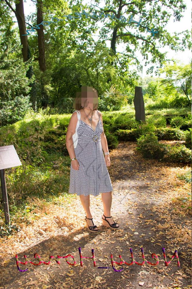 18P Walk in the park without panties. 2020