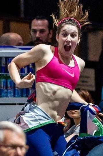 25P Suzanne Schulting - Dutch Shorttrack Skater 6