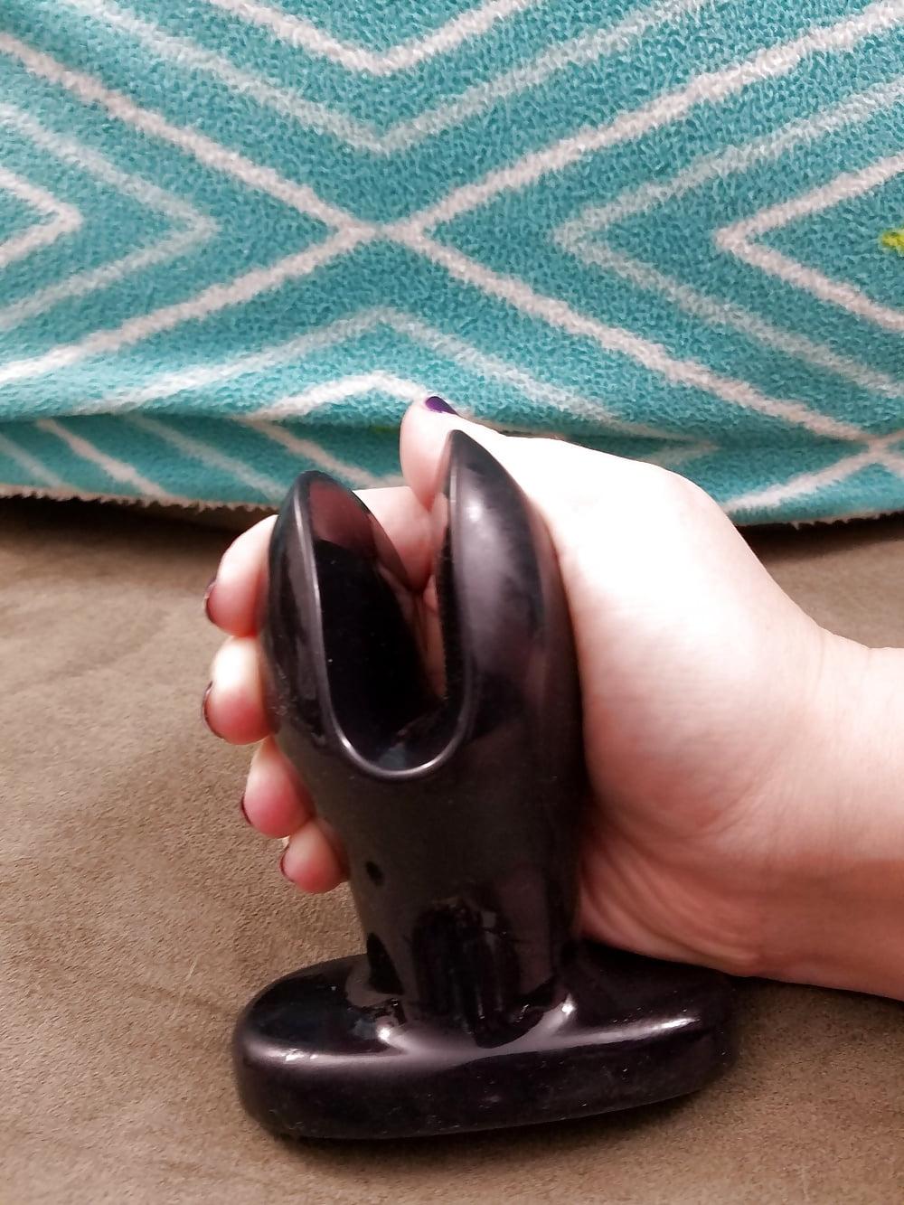 8P Anchor Plug Play... Wife with large toys... Milf home alone