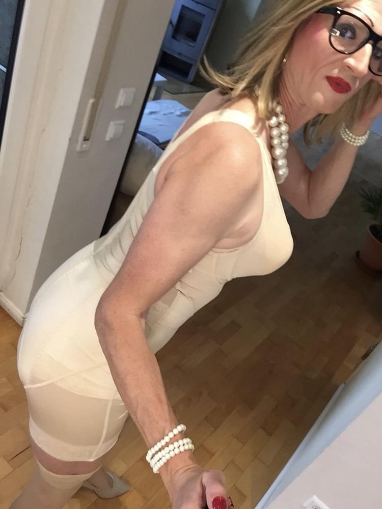 10P shemale milf 2021 11