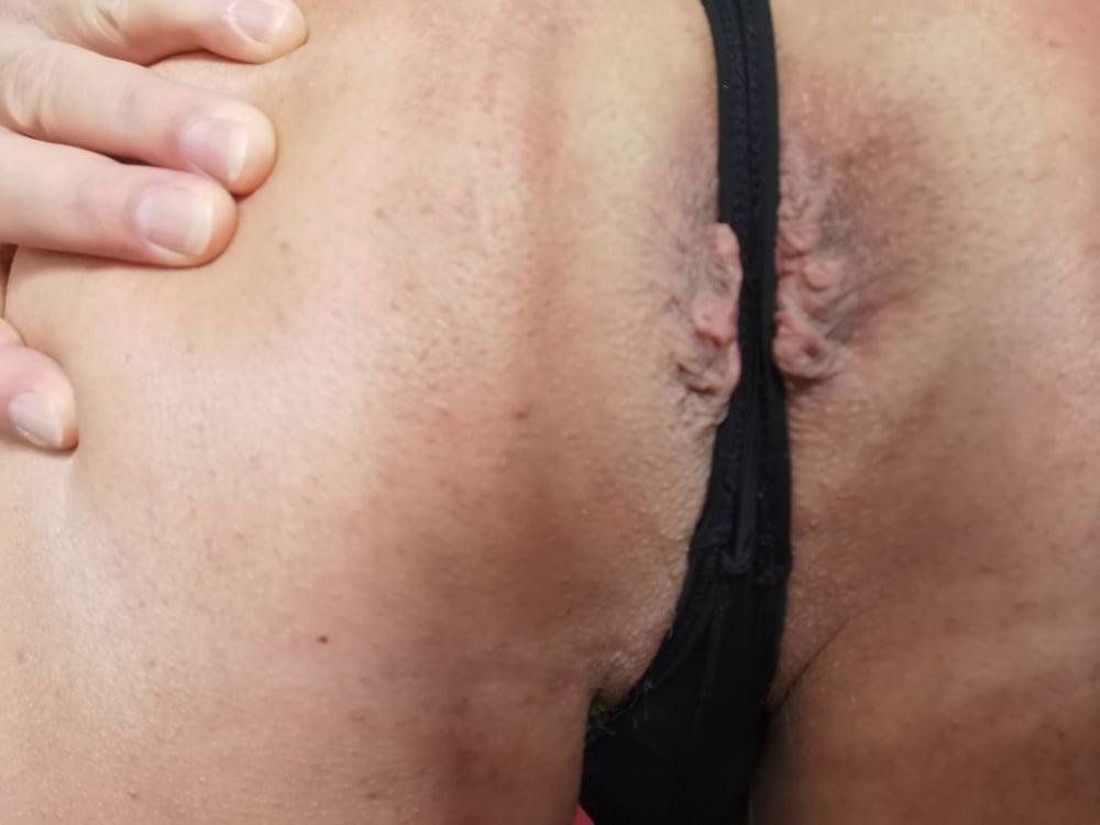 16P Showing delicious asshole
