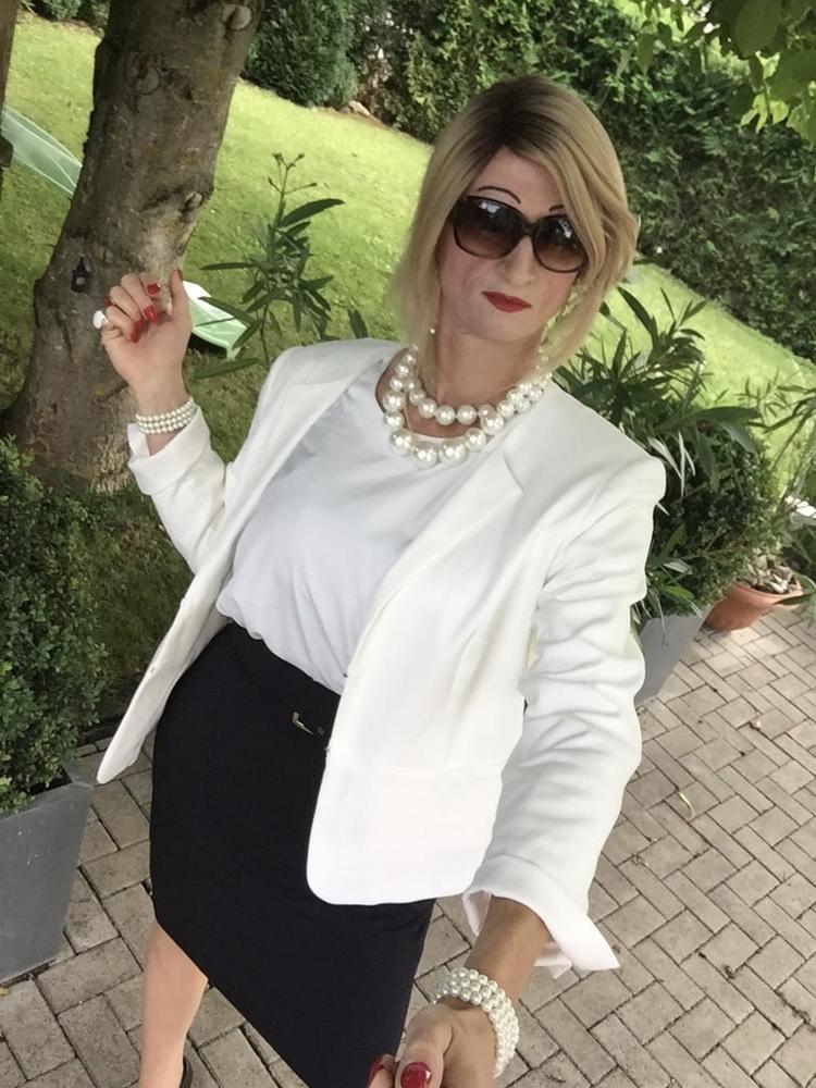 24P Shemale milf 2021 7