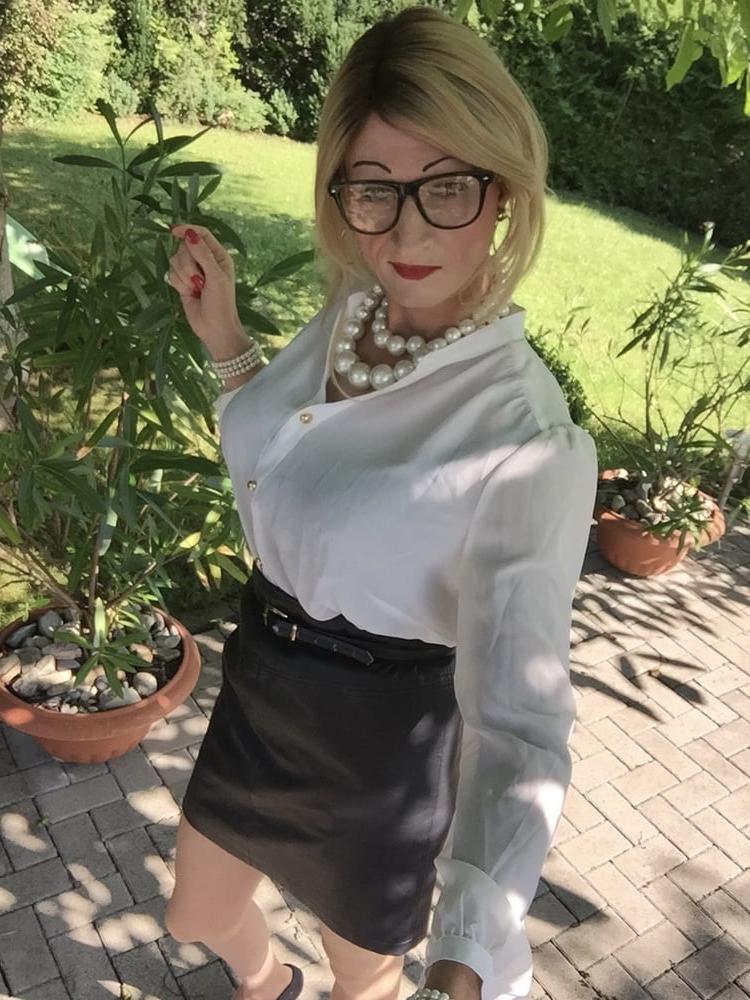 24P Shemale milf 2021 7