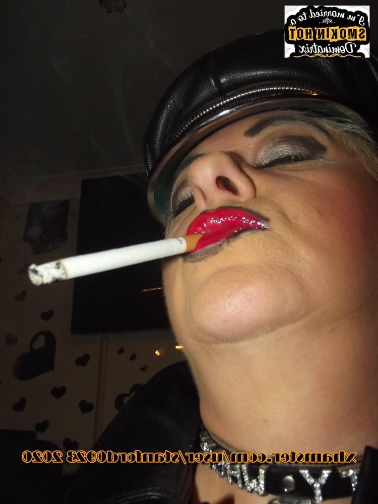 25P SMOKING DOMINATRIX PT 1