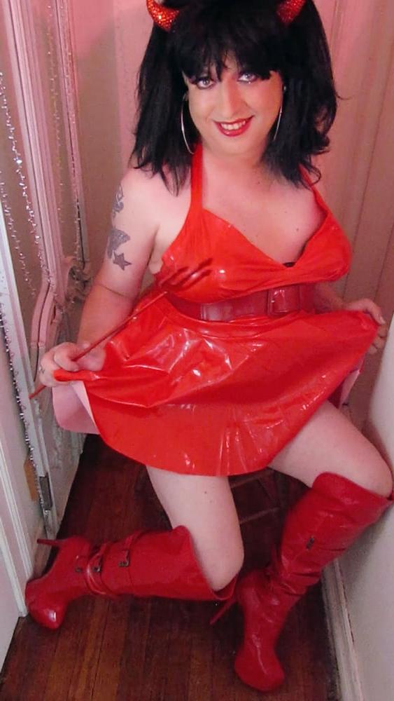 7P Kellystar518 - Devil Doll