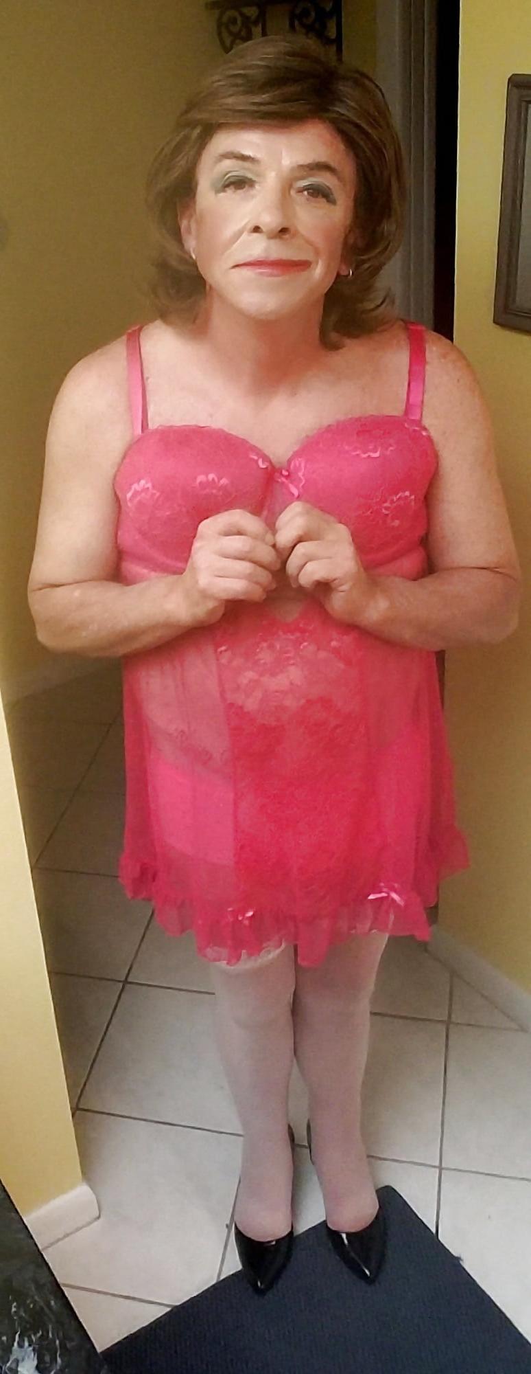 25P Roberta dresed in  her red nighty at home !!!!