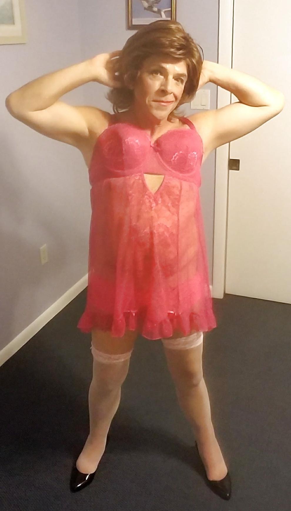 25P Roberta dresed in  her red nighty at home !!!!