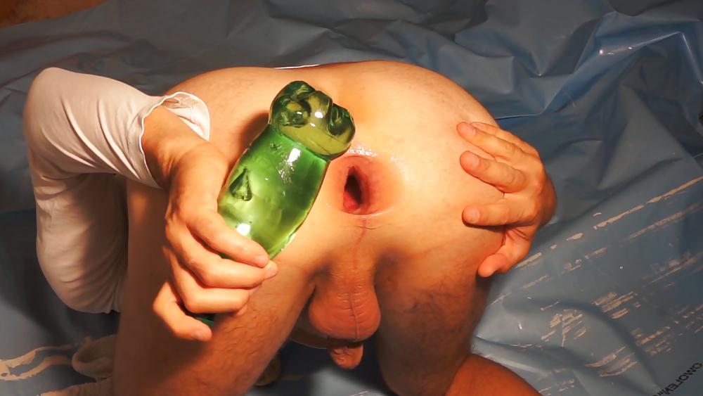 11P A big bottle spreading my asshole to a fantastic gape Part 1