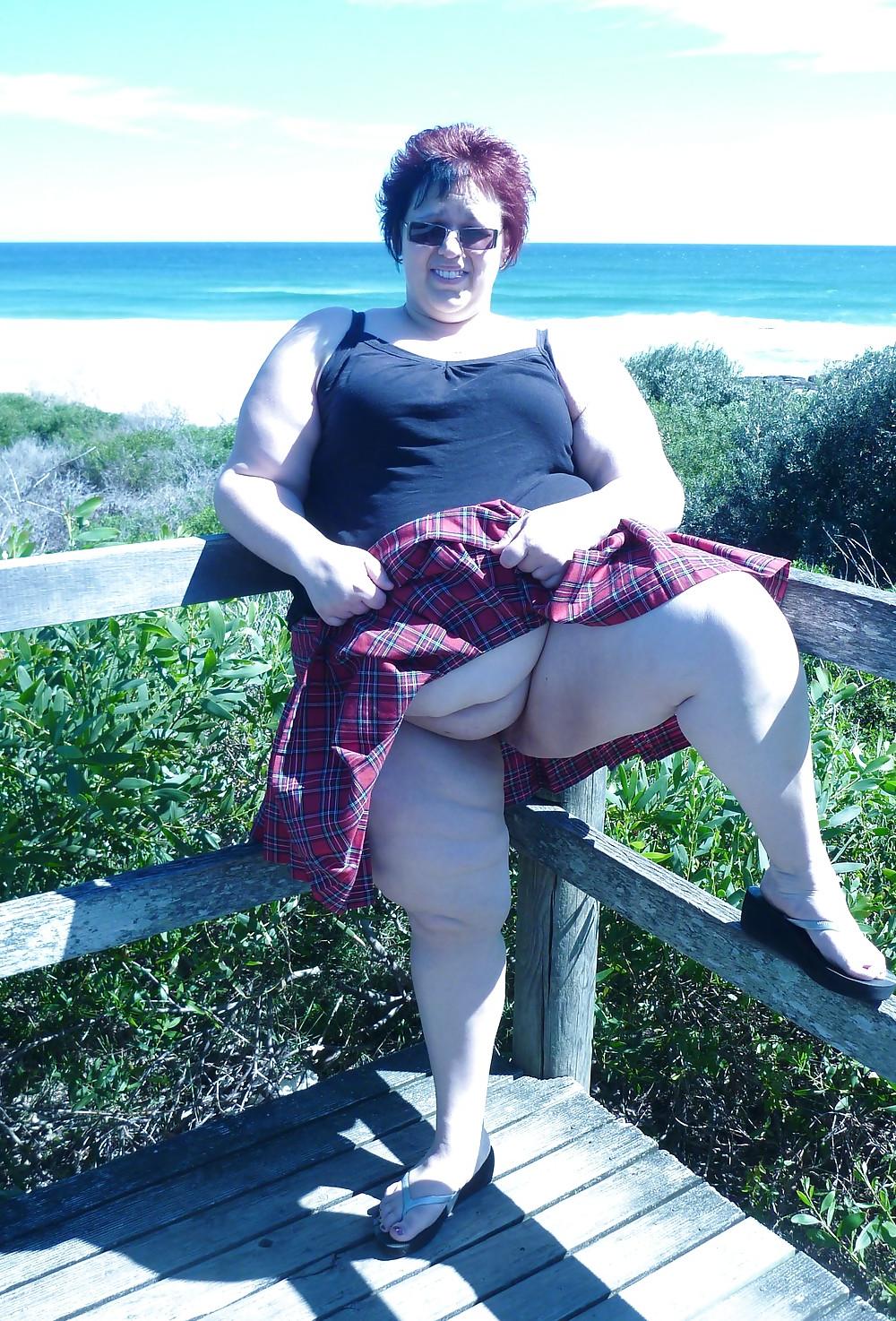25P Bitch At The Beach