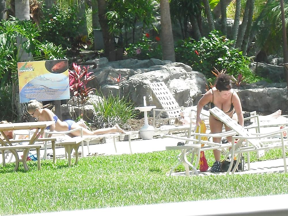 25P Candid Poolside BBW 2