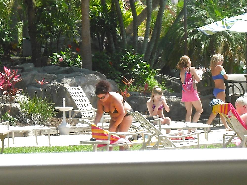 25P Candid Poolside BBW 2