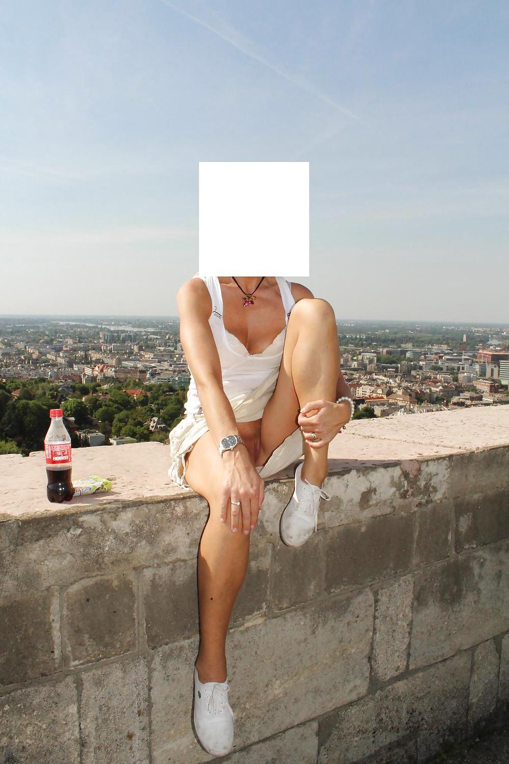 15P Wife in summer holiday