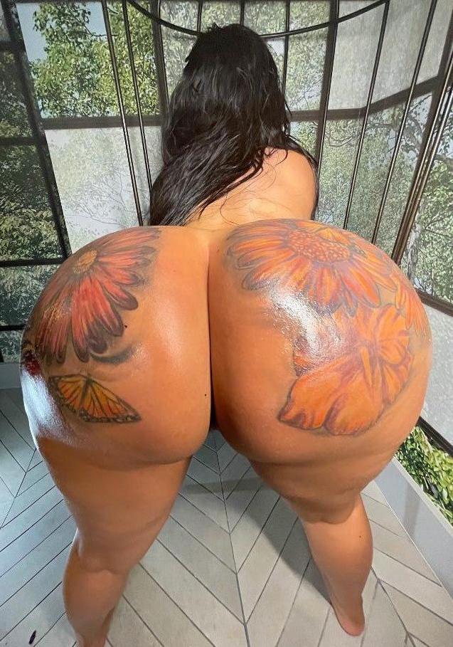 6P Golden Doll nude