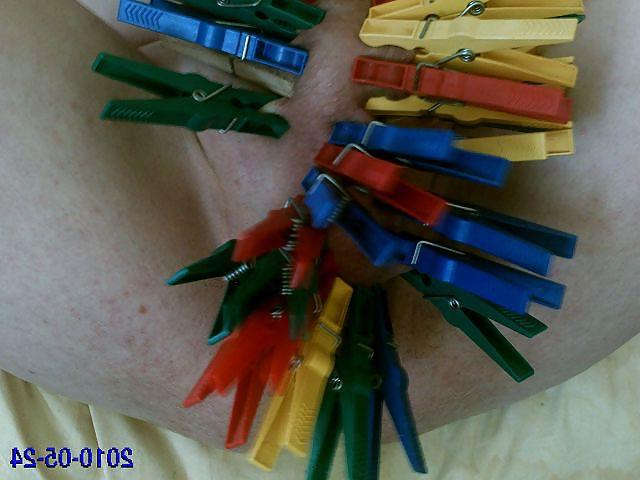 14P Waessche klammern am penis
