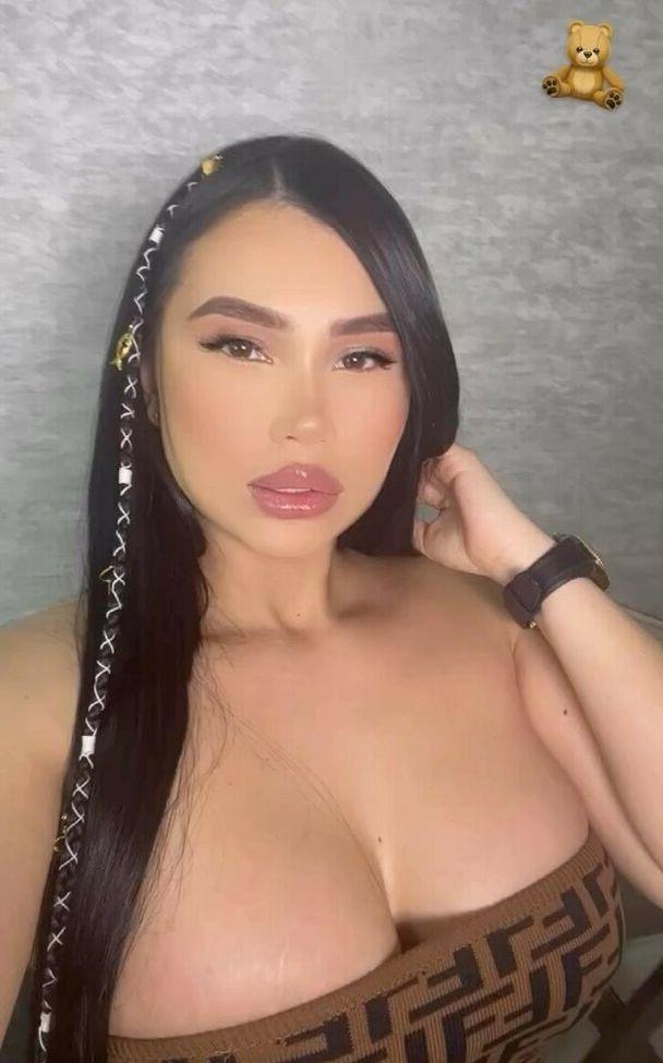 6P Bombshell Mel nude