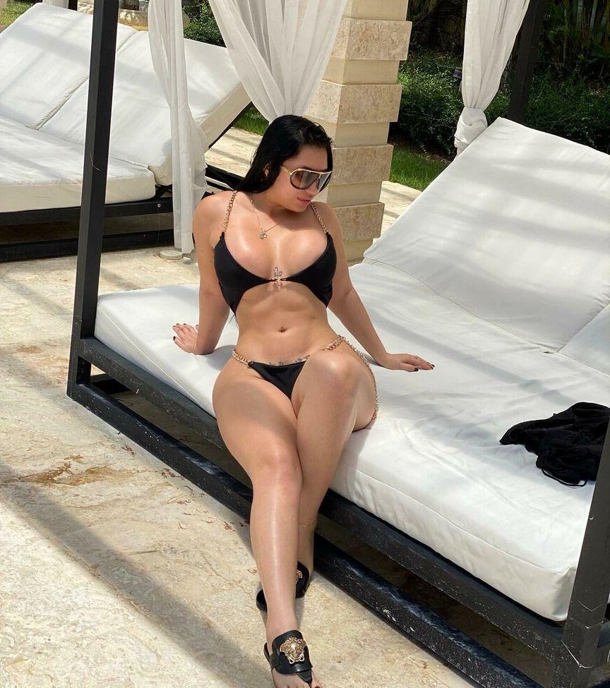 6P Bombshell Mel nude