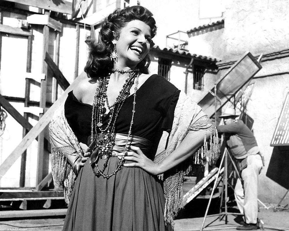 9P Rita Hayworth, a Diva from the Past