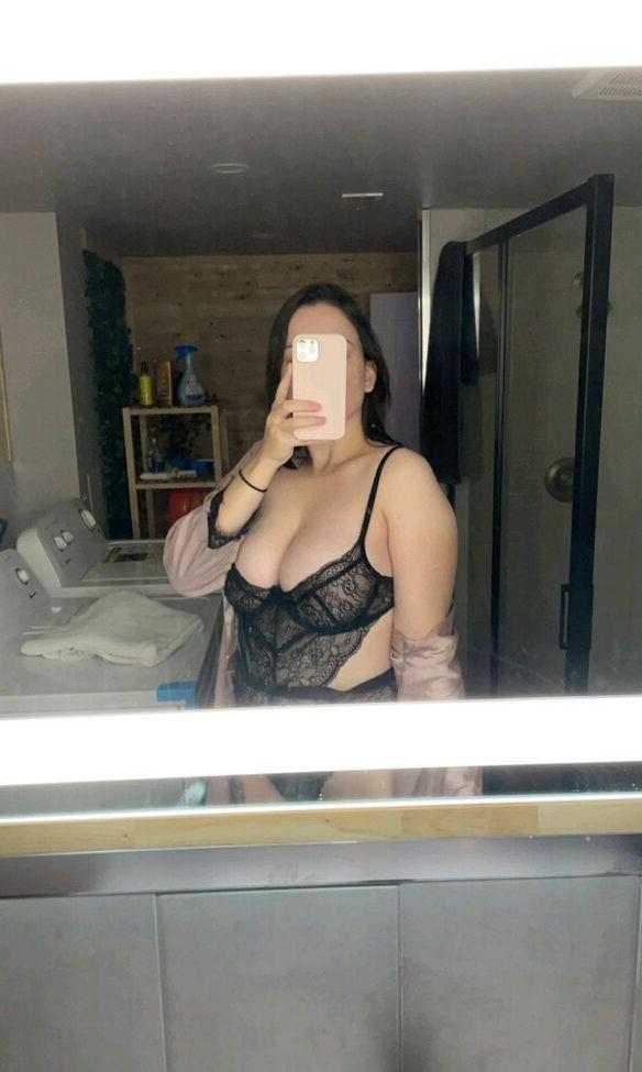 21P Kendall.doll nude