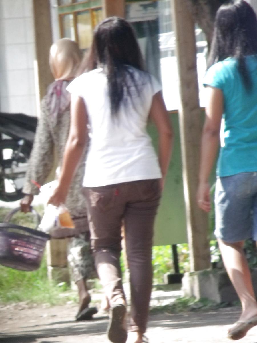 17P Sexy Teen in Tight Jeans