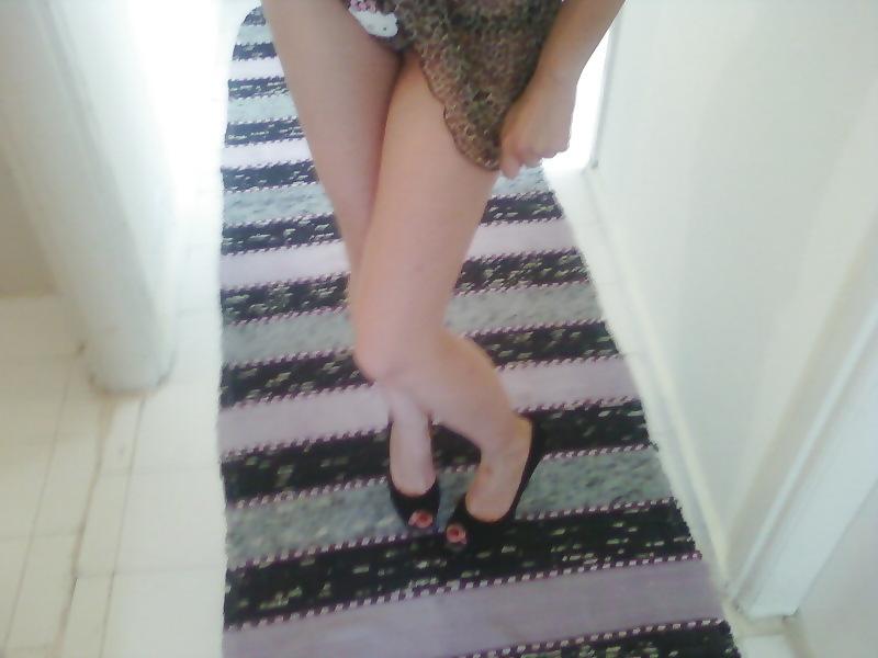 25P Turkish women has great body and foot