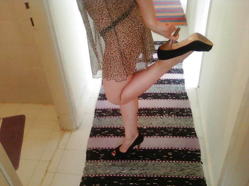 25P Turkish women has great body and foot