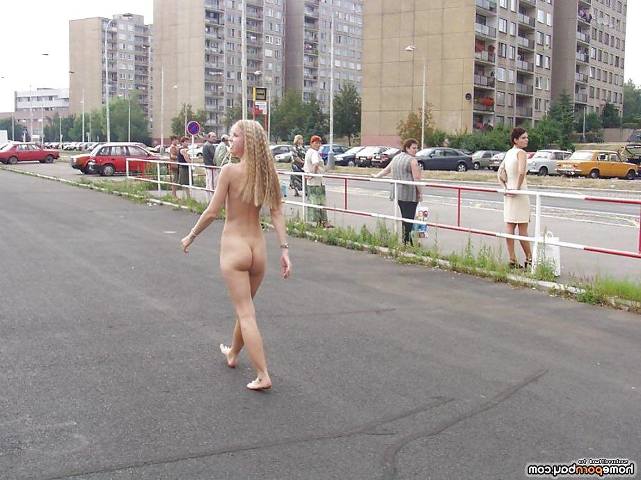 25P Walking nude on the street