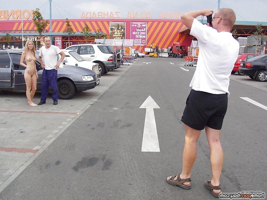 25P Walking nude on the street