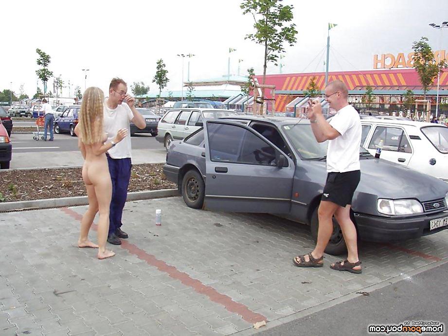 25P Walking nude on the street