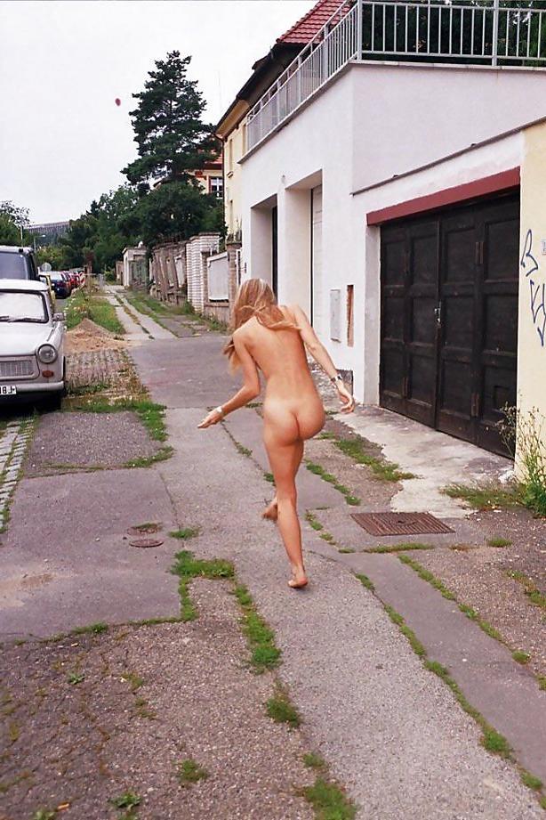 25P Walking nude on the street