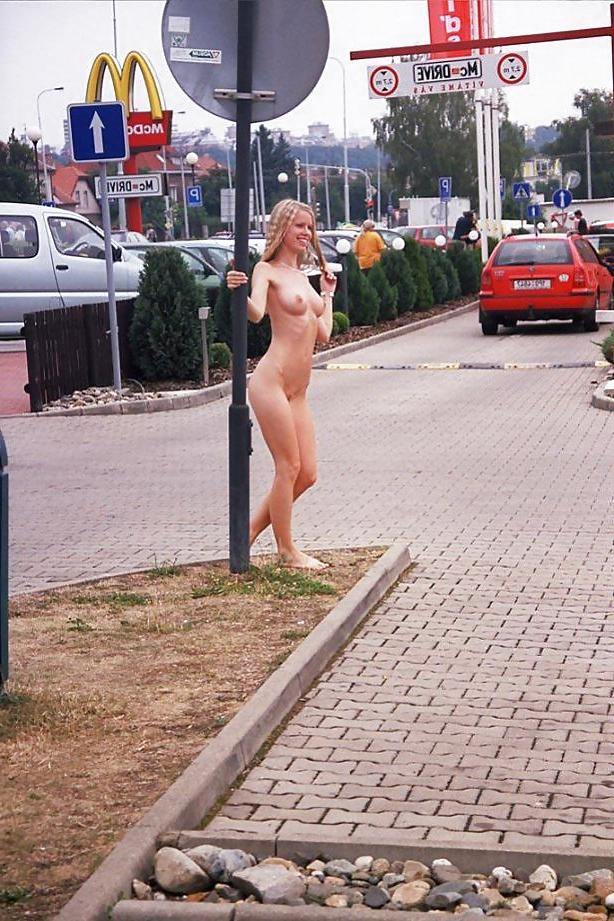 25P Walking nude on the street