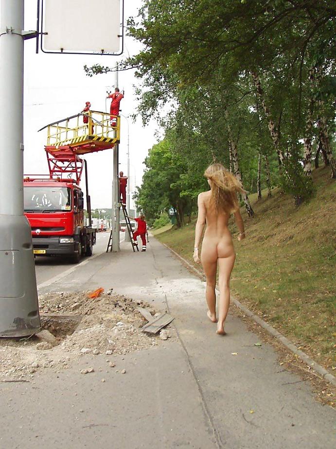 25P Walking nude on the street
