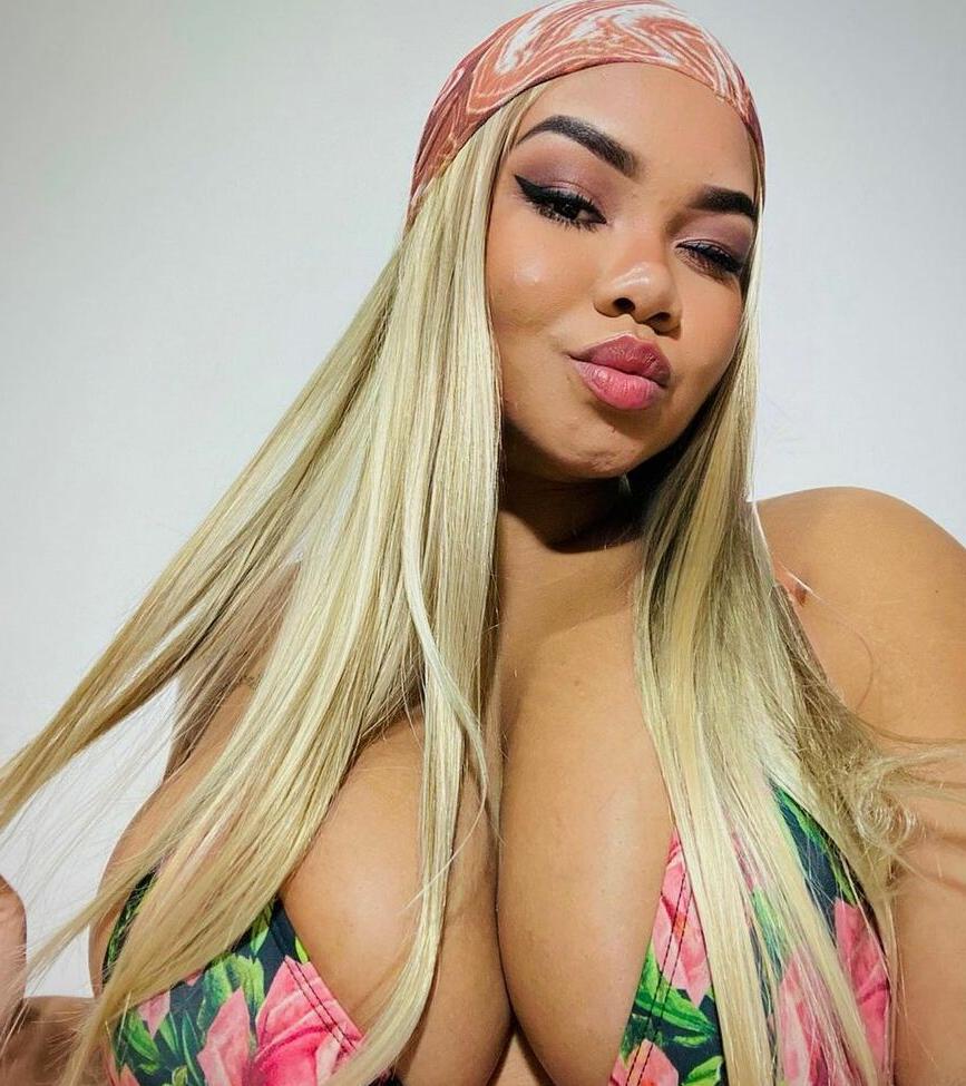 25P Majo Doll nude