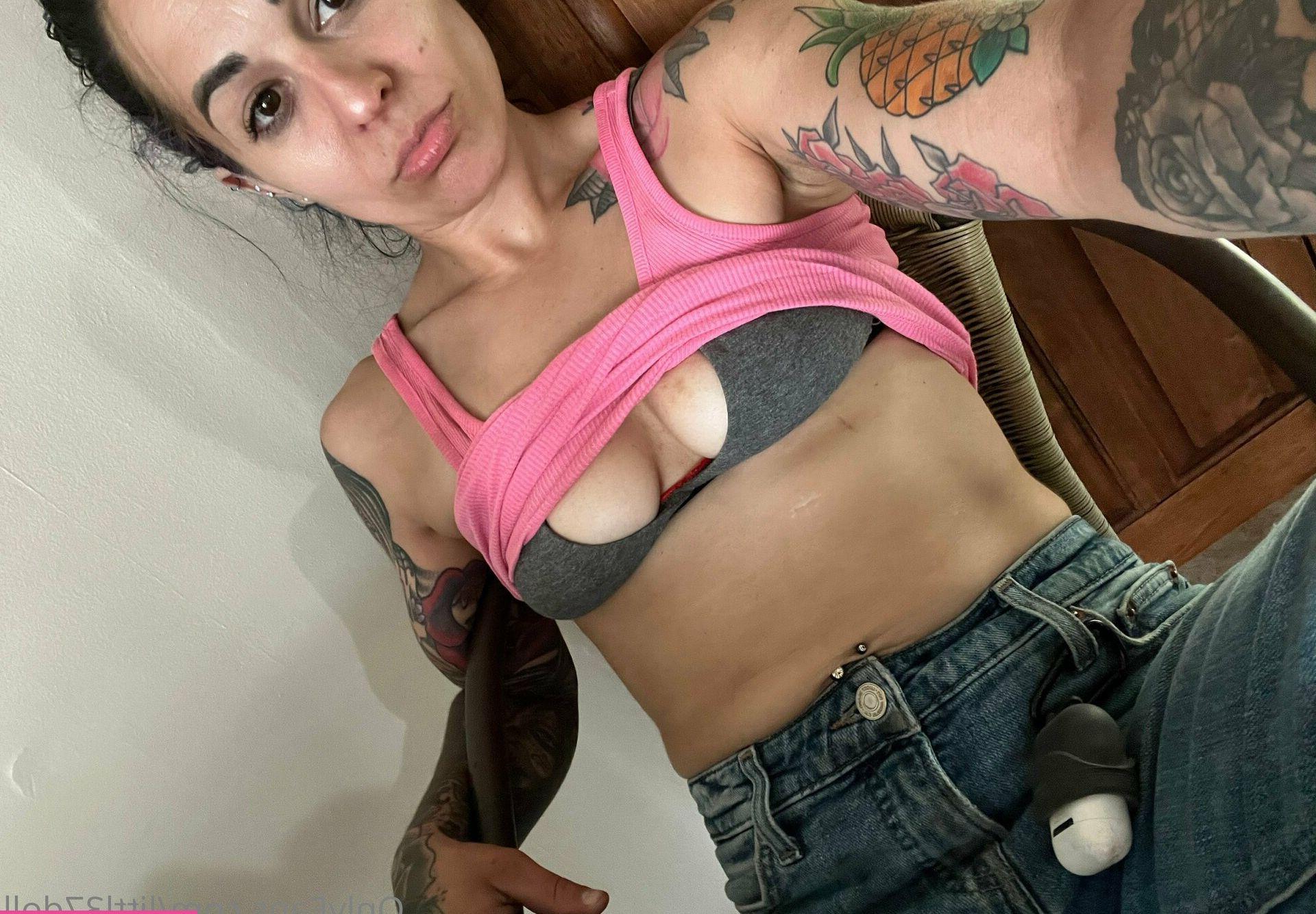 25P Little Doll nude