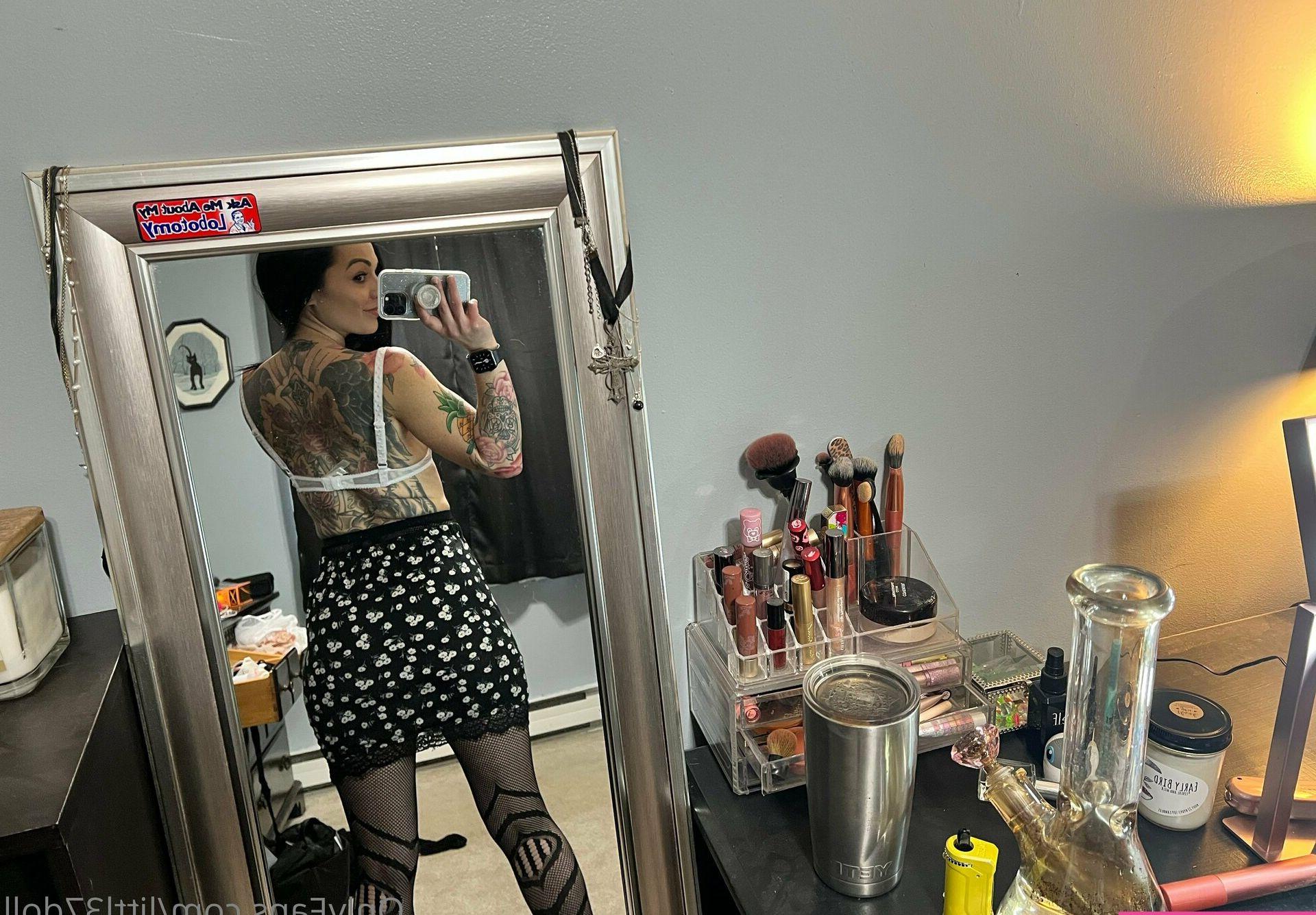 25P Little Doll nude