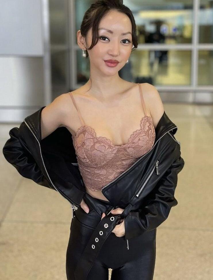 6P Yeonmi Park nude