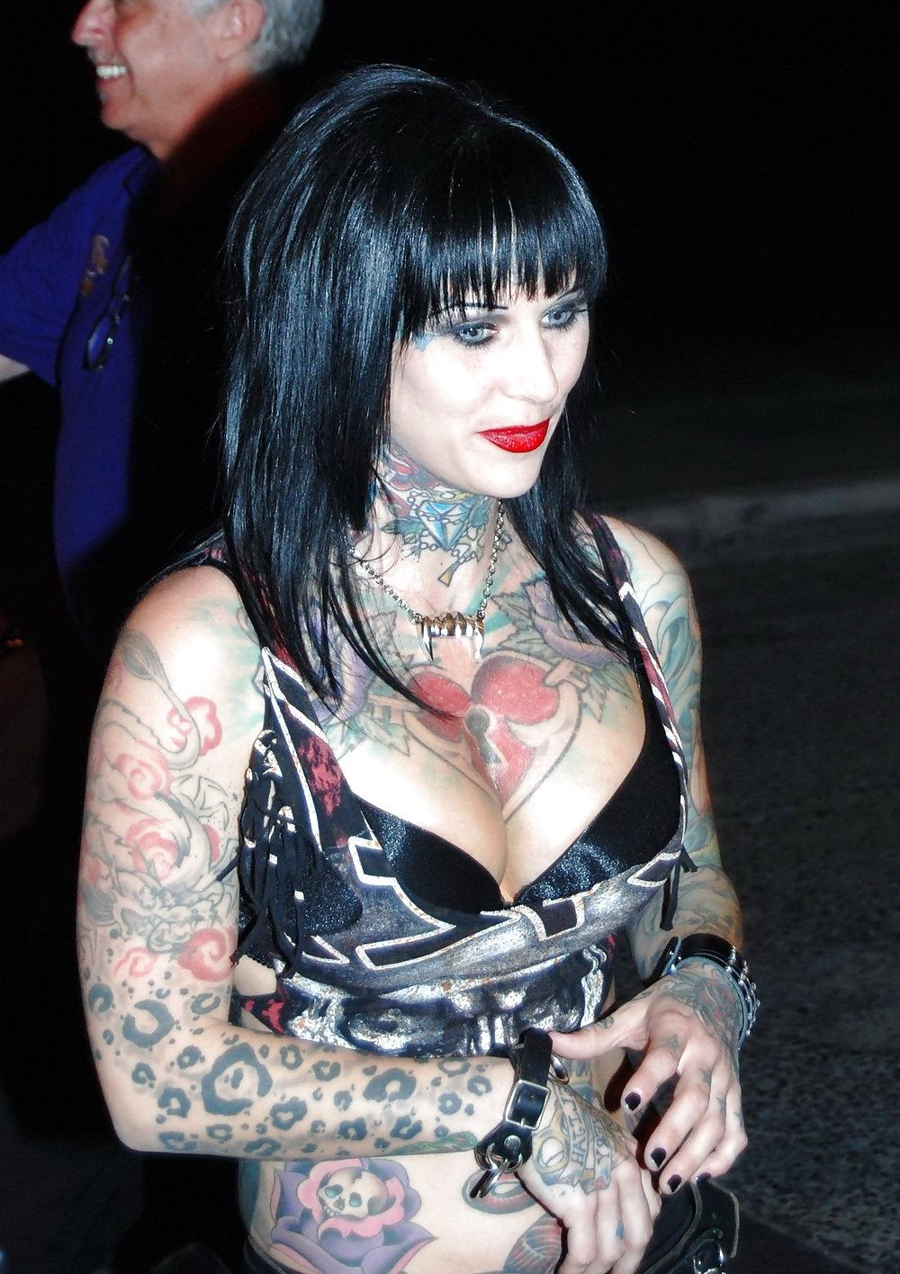 15P Michelle Bombshell McGee - Mistress Shows Tattoos - PunXXX